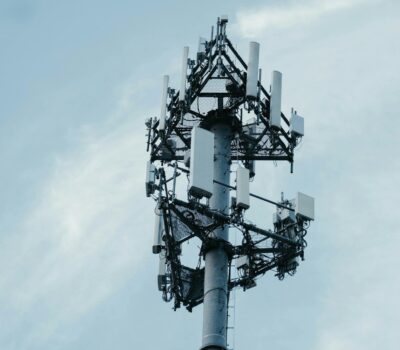a tall antenna tower